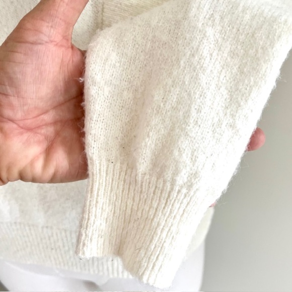 Philosophy White Front Ruffle Sweater Size M - Picture 7 of 7